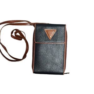 Guess Vintage Black & brown Pebbled Leather Organizer Purse Foldout Wallet